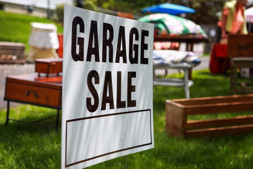 yard sale, things