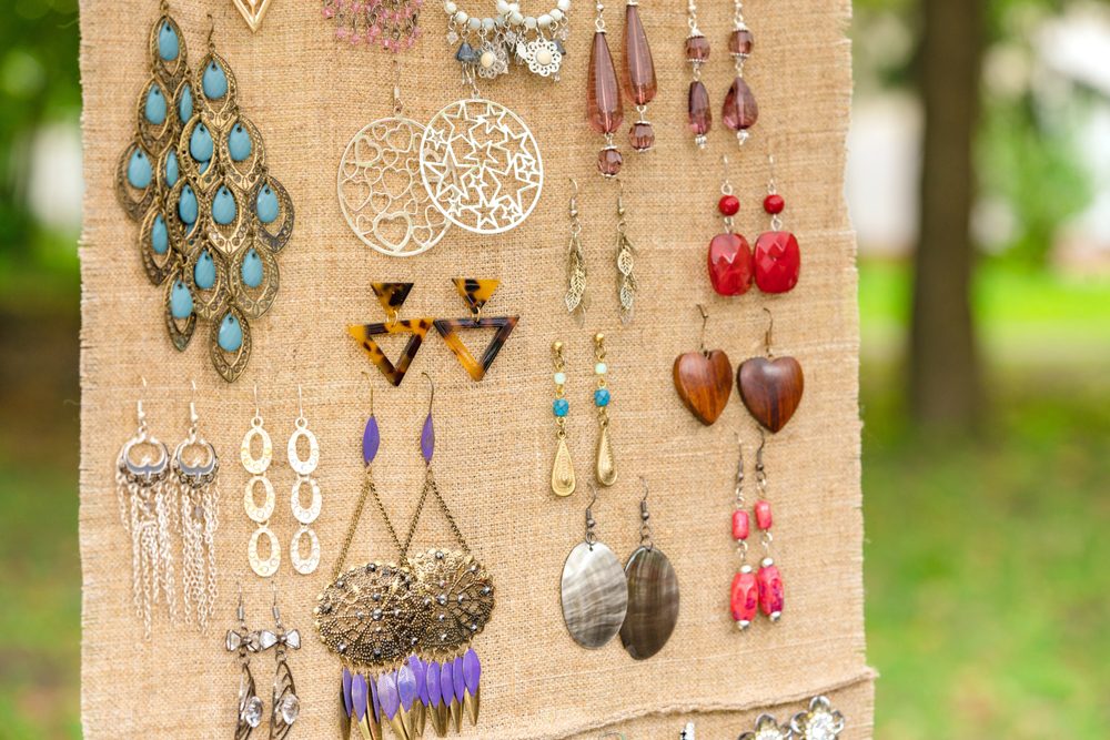 yard sale, things